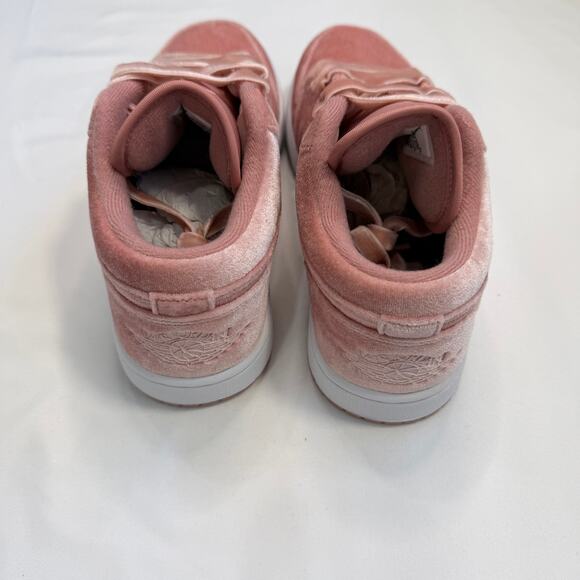 Air Jordan 1 Low SE Rust Pink Velvet Women’s 9 NIB Coquette Soft Luxe - Picture 9 of 11